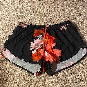 Red/pink Multicolor Floral Workout shorts